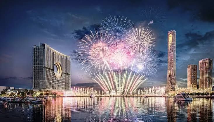 Fireworks over the Han river at night