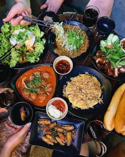 Table of traditional Hue dishes
