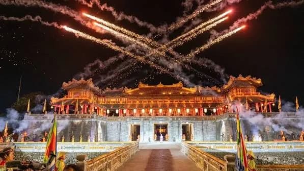 Fireworks over the Ngo Mon gate during the Hue festival